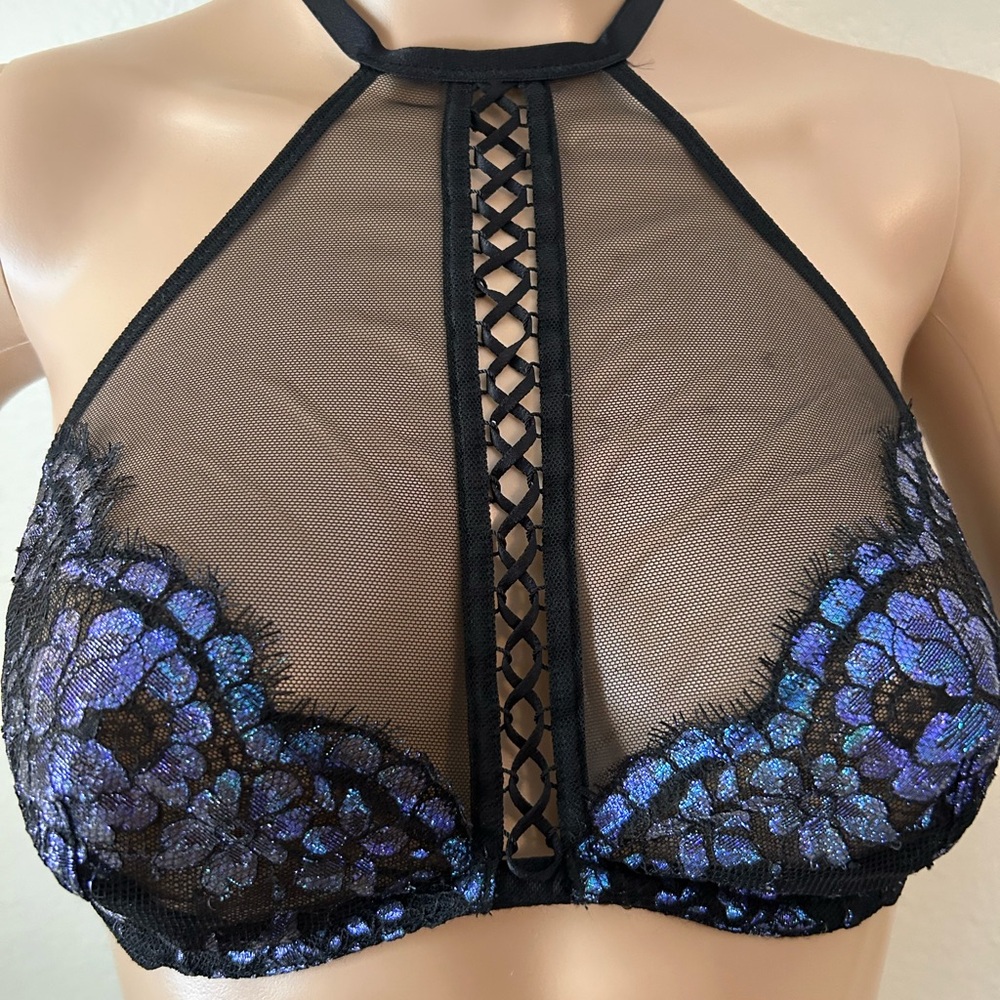 Victoria Secret Strapless Fun Bra